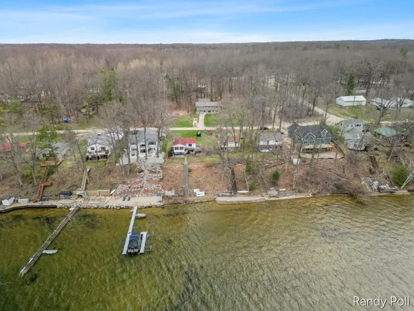 $250,000 | 10116 Lakeshore Drive, Evart, MI 49631