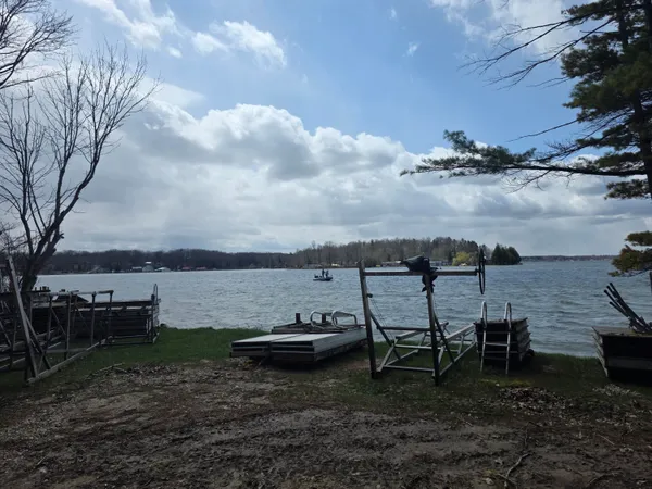 $250,000 | 10116 Lakeshore Drive, Evart, MI 49631