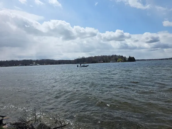 $250,000 | 10116 Lakeshore Drive, Evart, MI 49631