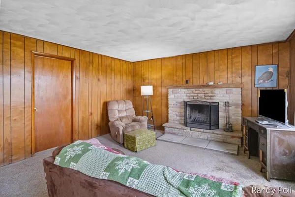 $250,000 | 10116 Lakeshore Drive, Evart, MI 49631