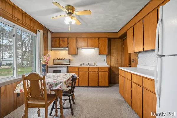 $250,000 | 10116 Lakeshore Drive, Evart, MI 49631