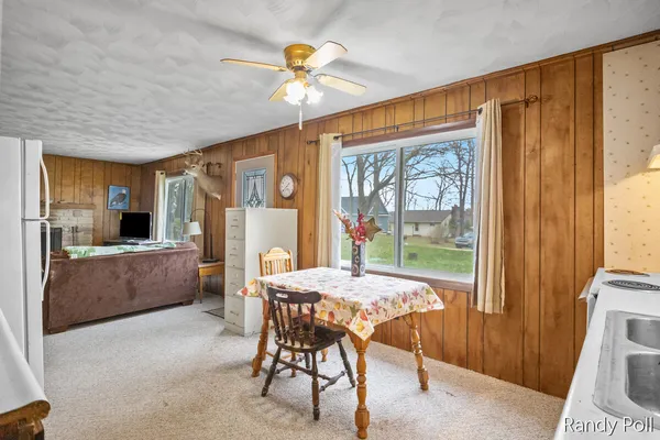 $250,000 | 10116 Lakeshore Drive, Evart, MI 49631