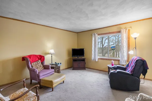 $250,000 | 10116 Lakeshore Drive, Evart, MI 49631