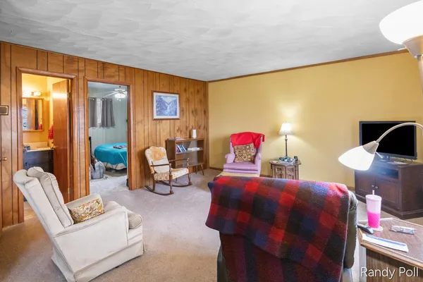 $250,000 | 10116 Lakeshore Drive, Evart, MI 49631