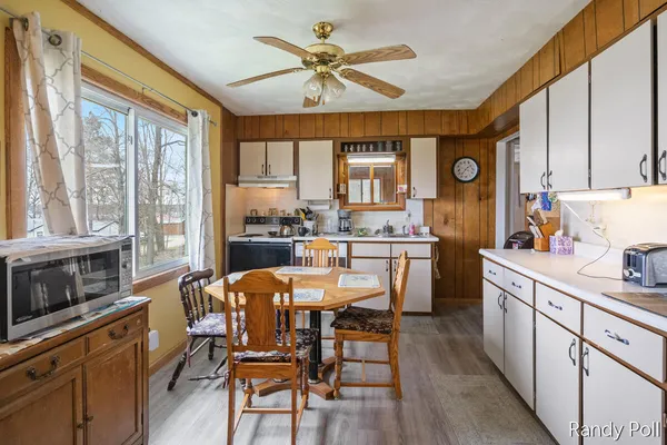 $250,000 | 10116 Lakeshore Drive, Evart, MI 49631