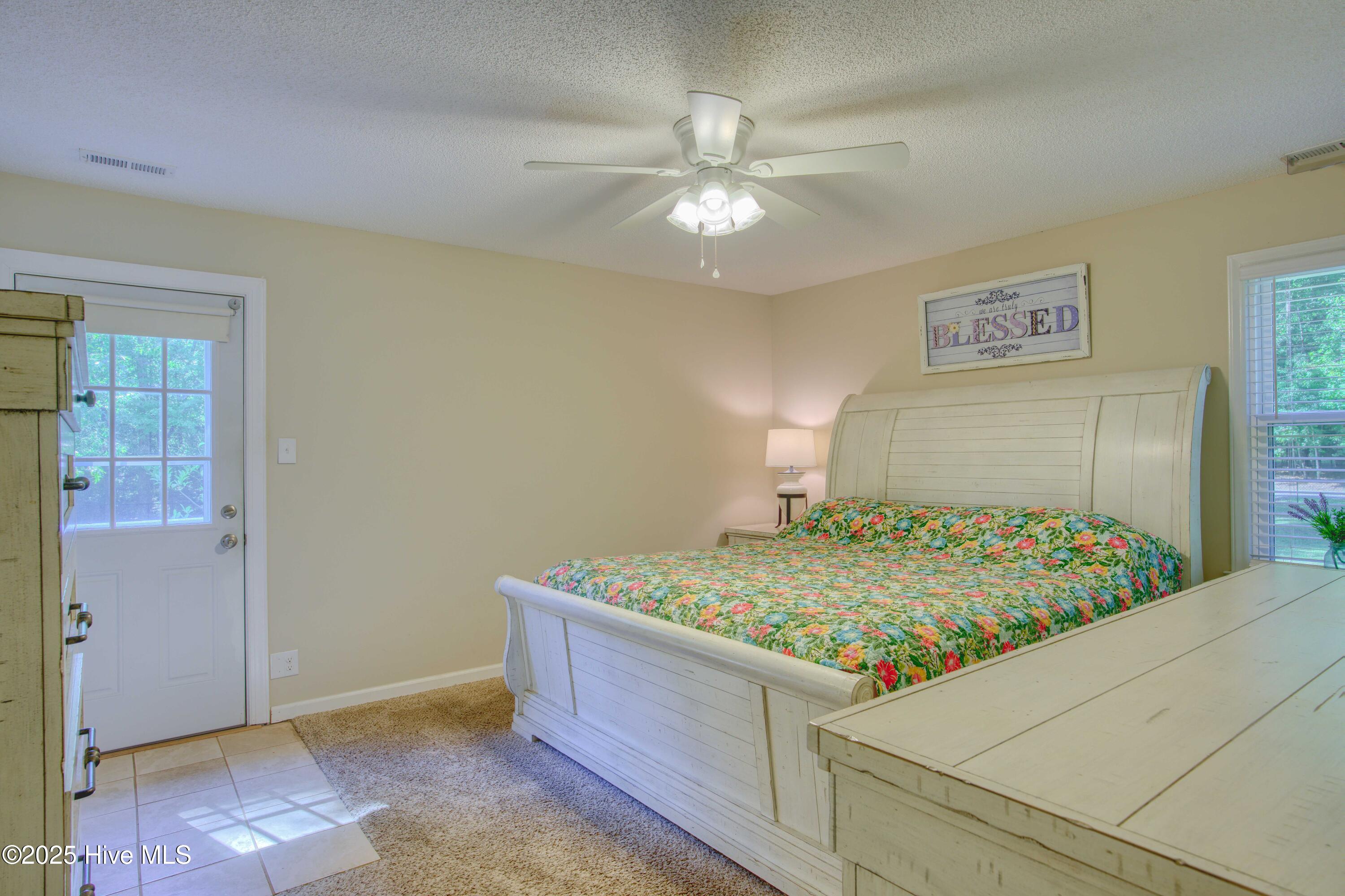 102 Ridgewood Trail New Bern, NC 28560 - Photo 21 of 66 102 Ridgewood - Interior - Edited