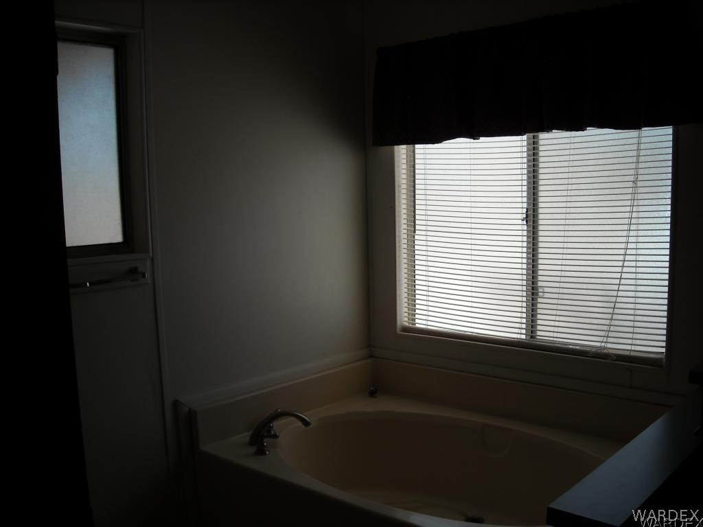 1407 Lause Road Bullhead City, AZ 86442 - Photo 8 of 20 Master bath