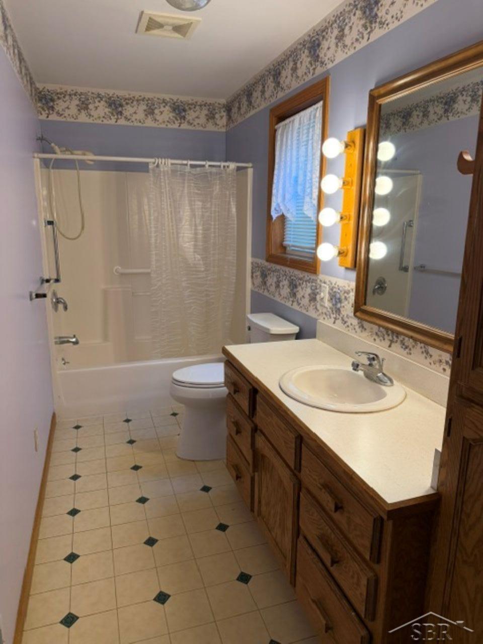 1641 Amelith Road Bay City, MI 48706 - Photo 13 of 26 Gallery Image 13