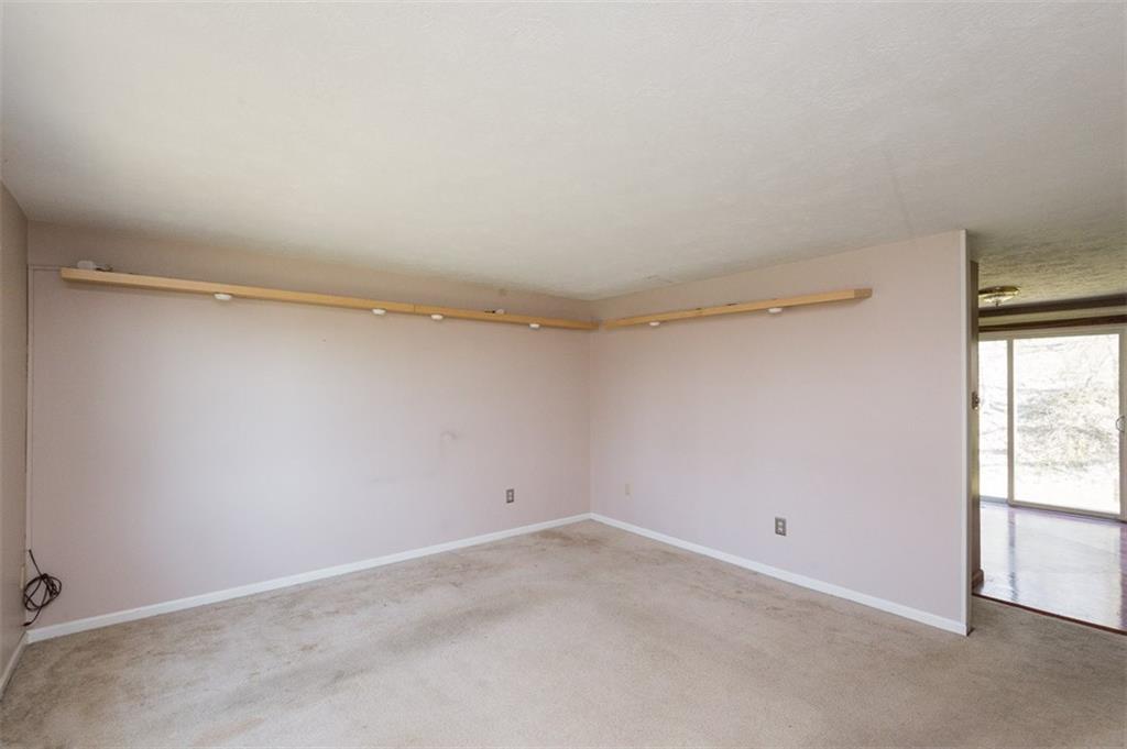 801 Countryside Drive McKees Rocks, PA 15136 - Photo 22 of 24