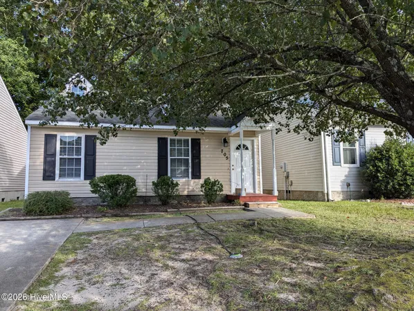 $1,750 | 705 Varsity Drive, Wilmington, NC 28403