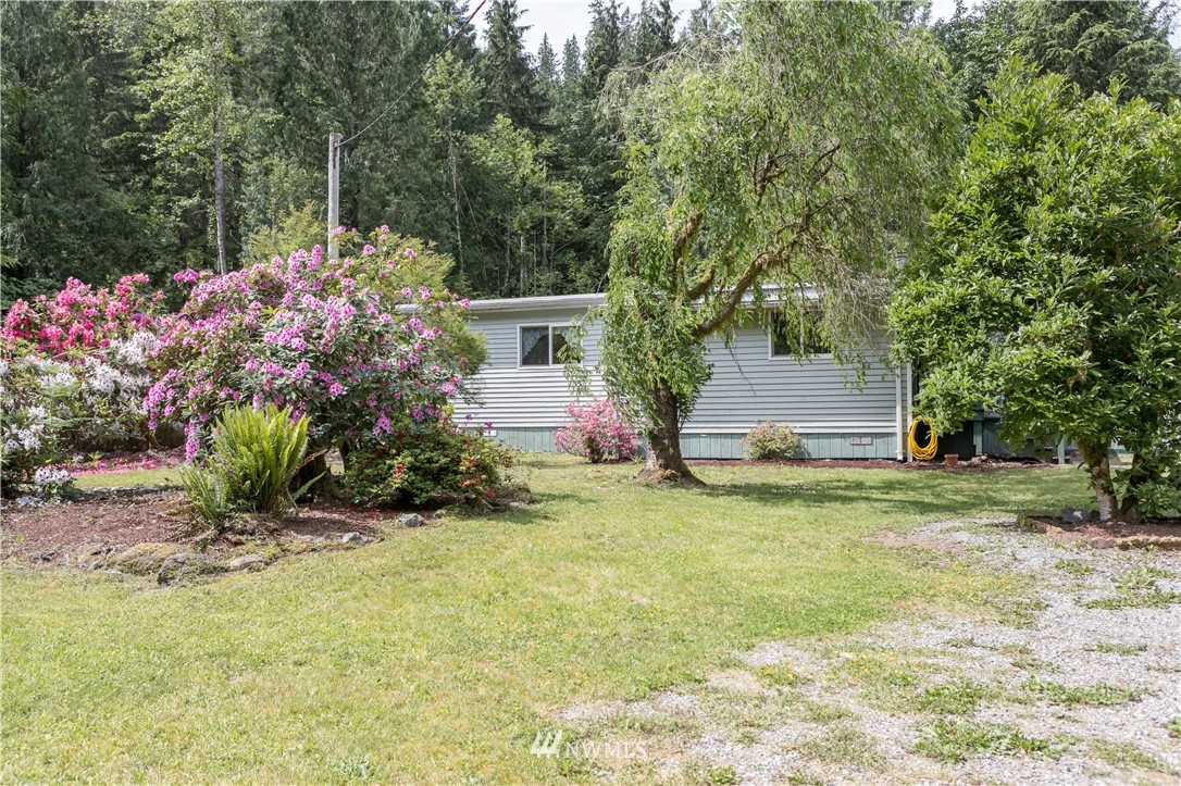 6323 Rutsatz Road Deming, WA 98244 - Photo 2 of 25