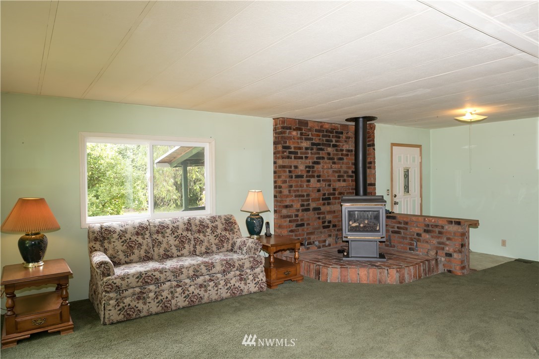 6323 Rutsatz Road Deming, WA 98244 - Photo 11 of 25