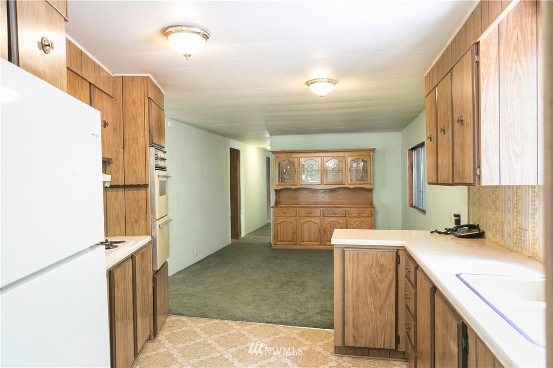 6323 Rutsatz Road Deming, WA 98244 - Photo 14 of 25