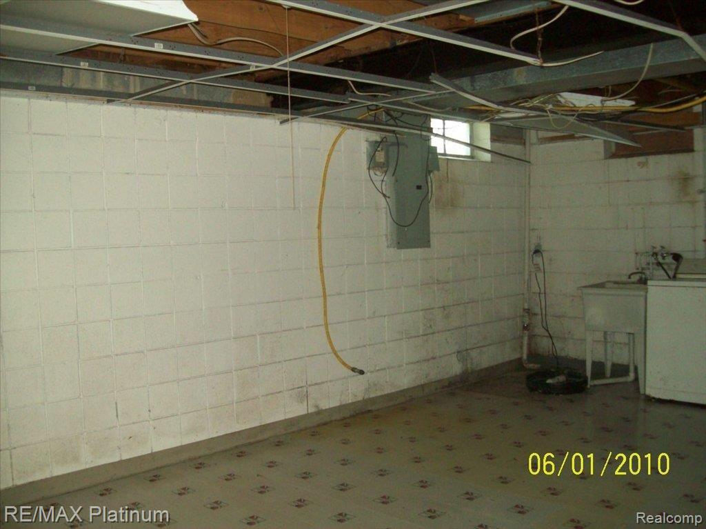 3321 North Burkhart Road Howell, MI 48855 - Photo 11 of 20 MISSING FURNACE