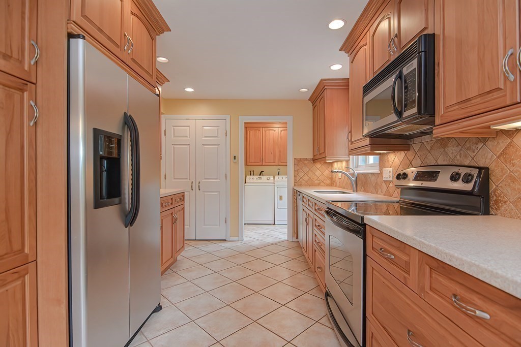 58 Wingate Road Holliston, MA 01746 - Photo 3 of 40 Gallery Image 3