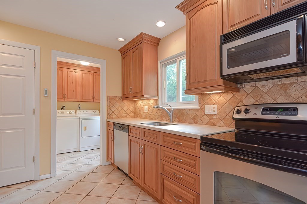 58 Wingate Road Holliston, MA 01746 - Photo 6 of 40 Gallery Image 6