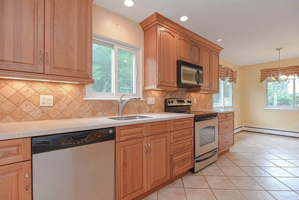 58 Wingate Road Holliston, MA 01746 - Photo 7 of 40 Gallery Image 7