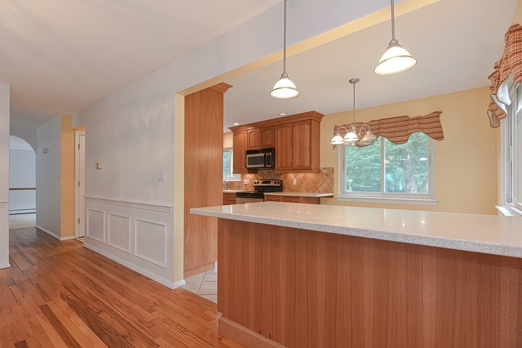 58 Wingate Road Holliston, MA 01746 - Photo 9 of 40 Gallery Image 9