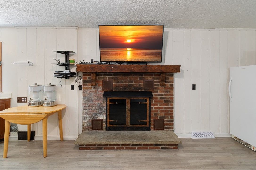 35 Banker Place Rochester, NY 14616 - Photo 16 of 45 Can't beat the coziness of a fireplace!