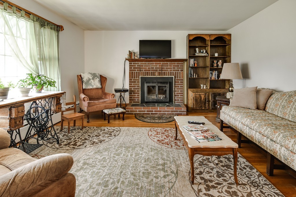 104 Fay Road Framingham, MA 01702 - Photo 3 of 30 Gallery Image 3