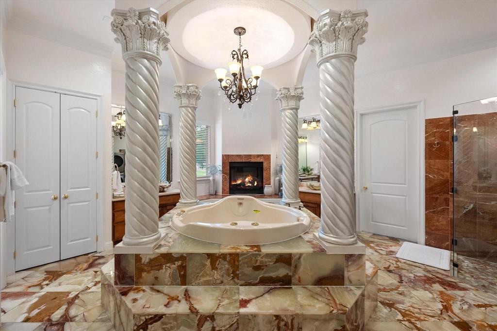 2314 Sunset Ridge Circle Cedar Hill, TX 75104 - Photo 23 of 40 Primary bathroom with its own washer and dryer as well