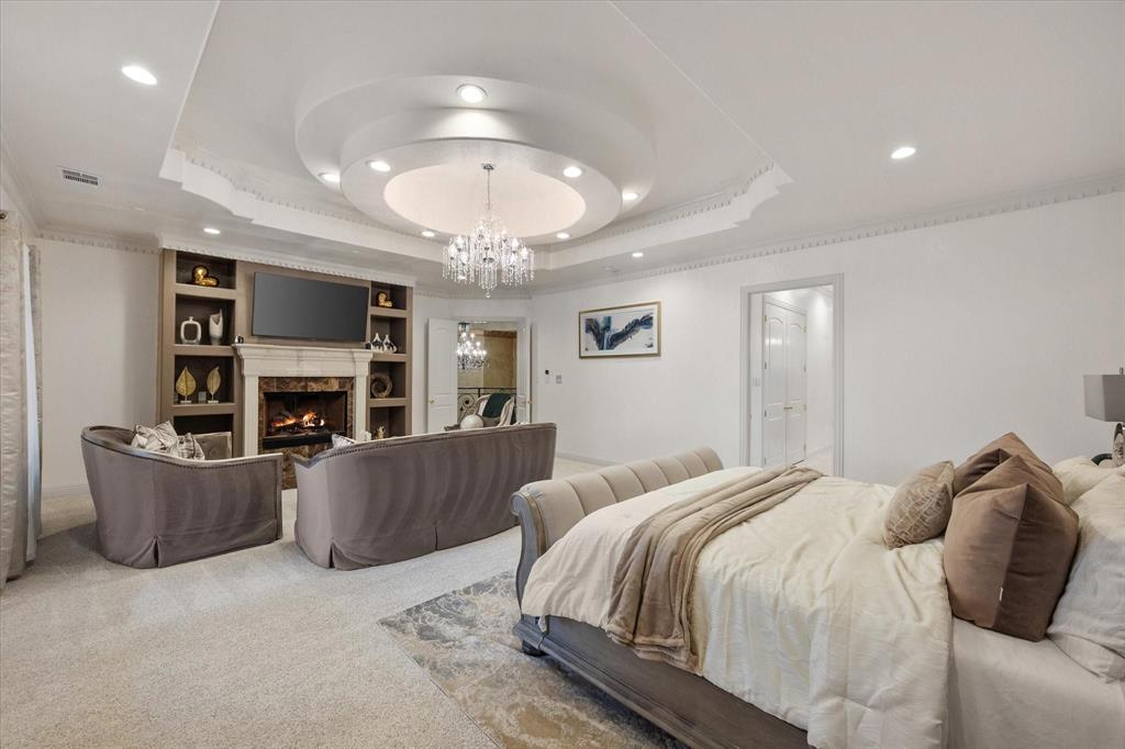 2314 Sunset Ridge Circle Cedar Hill, TX 75104 - Photo 25 of 40 Secondary primary suite - located upstairs