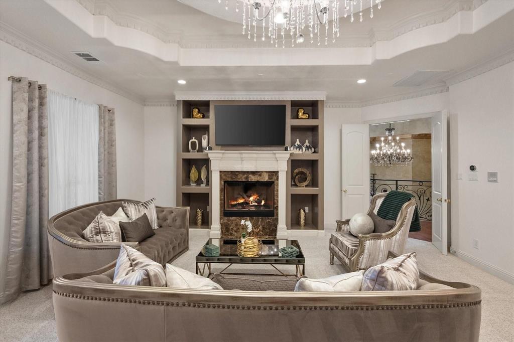 2314 Sunset Ridge Circle Cedar Hill, TX 75104 - Photo 26 of 40 Sitting area in the secondary primary suite