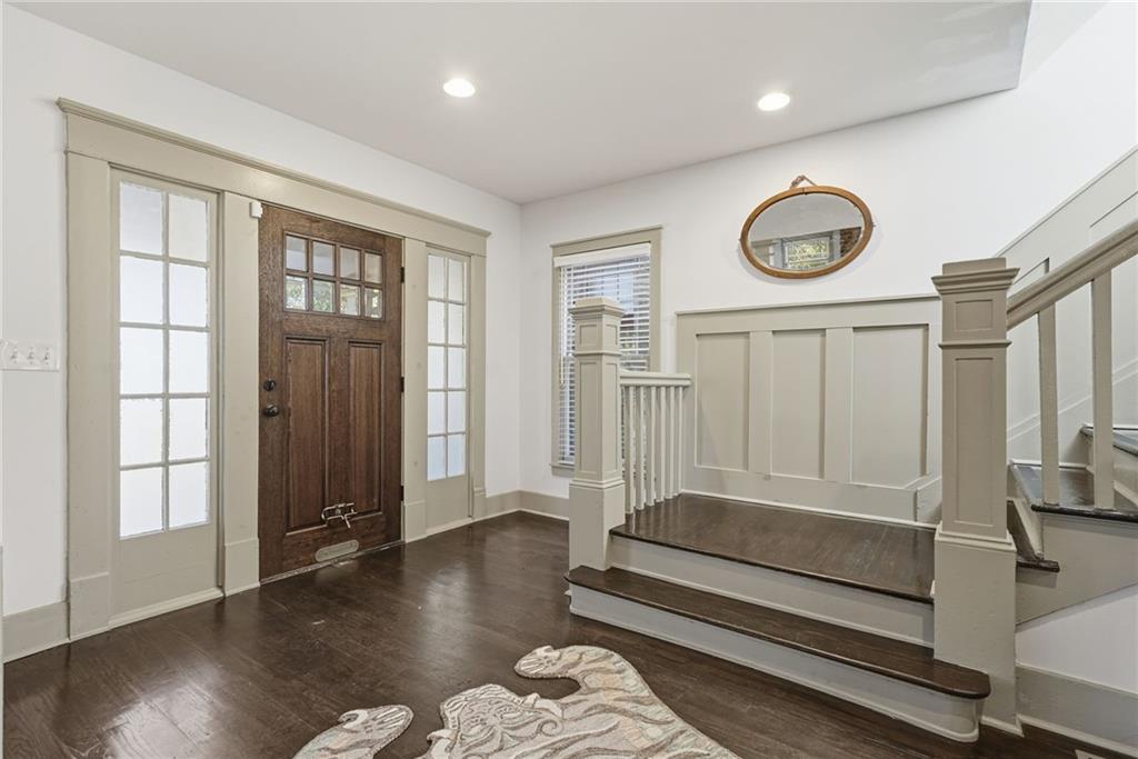 1530 South Gordon Street Southwest Atlanta, GA 30310 - Photo 8 of 46 a view of livingroom with furniture and window