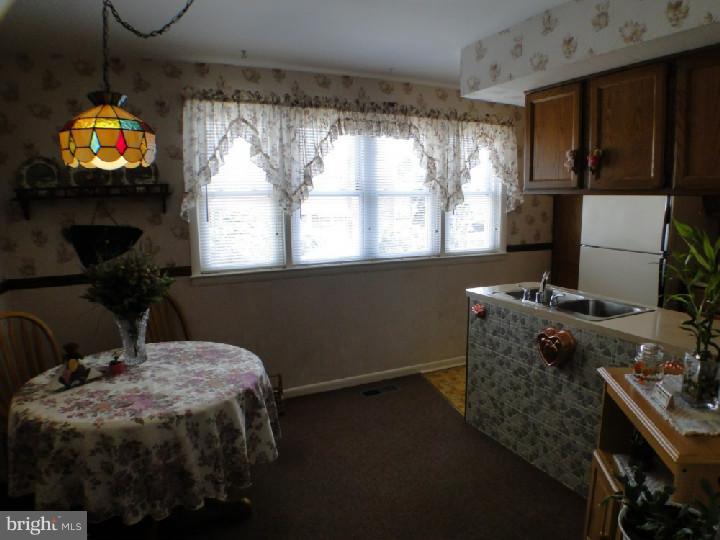 7002 Cardin Road Philadelphia, PA 19128 - Photo 17 of 25 Kitchen