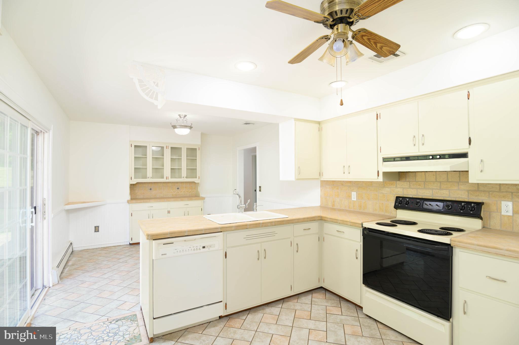 327 Strotz Road Asbury, NJ 08802 - Photo 7 of 25