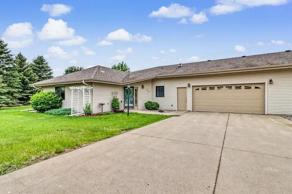 $297,500 | 2940 12th Avenue South, Moorhead, MN 56560