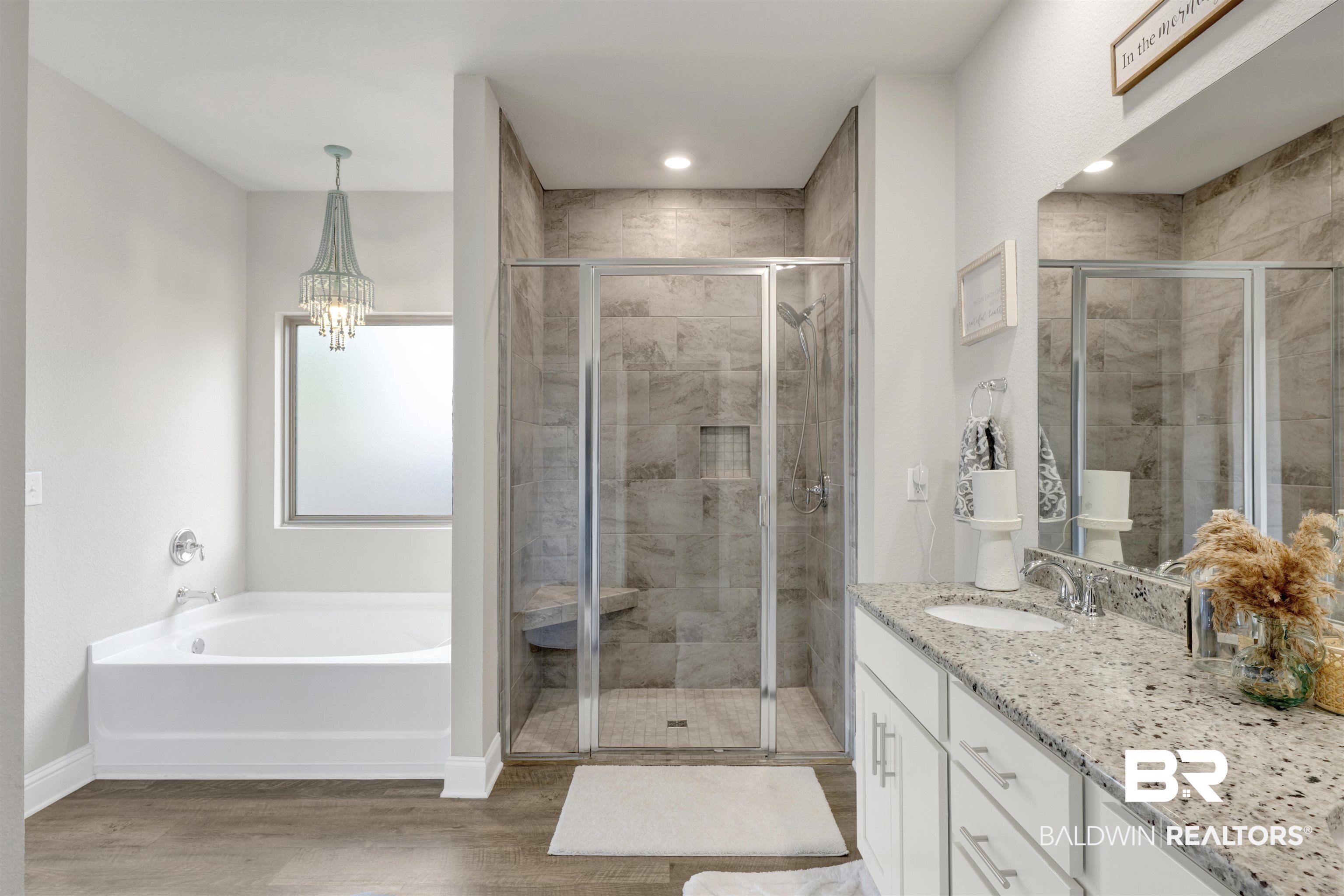 23099 Stock Avenue Foley, AL 36535 - Photo 18 of 31 Master Bathroom