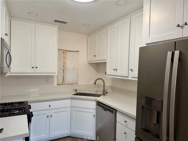 $2,800 | 4033 Mt Vernon Avenue, Riverside, CA 92507