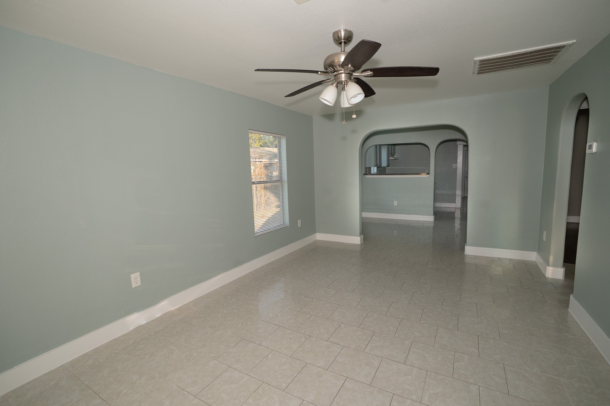 4826 Bristol Street Houston, TX 77009 - Photo 4 of 21