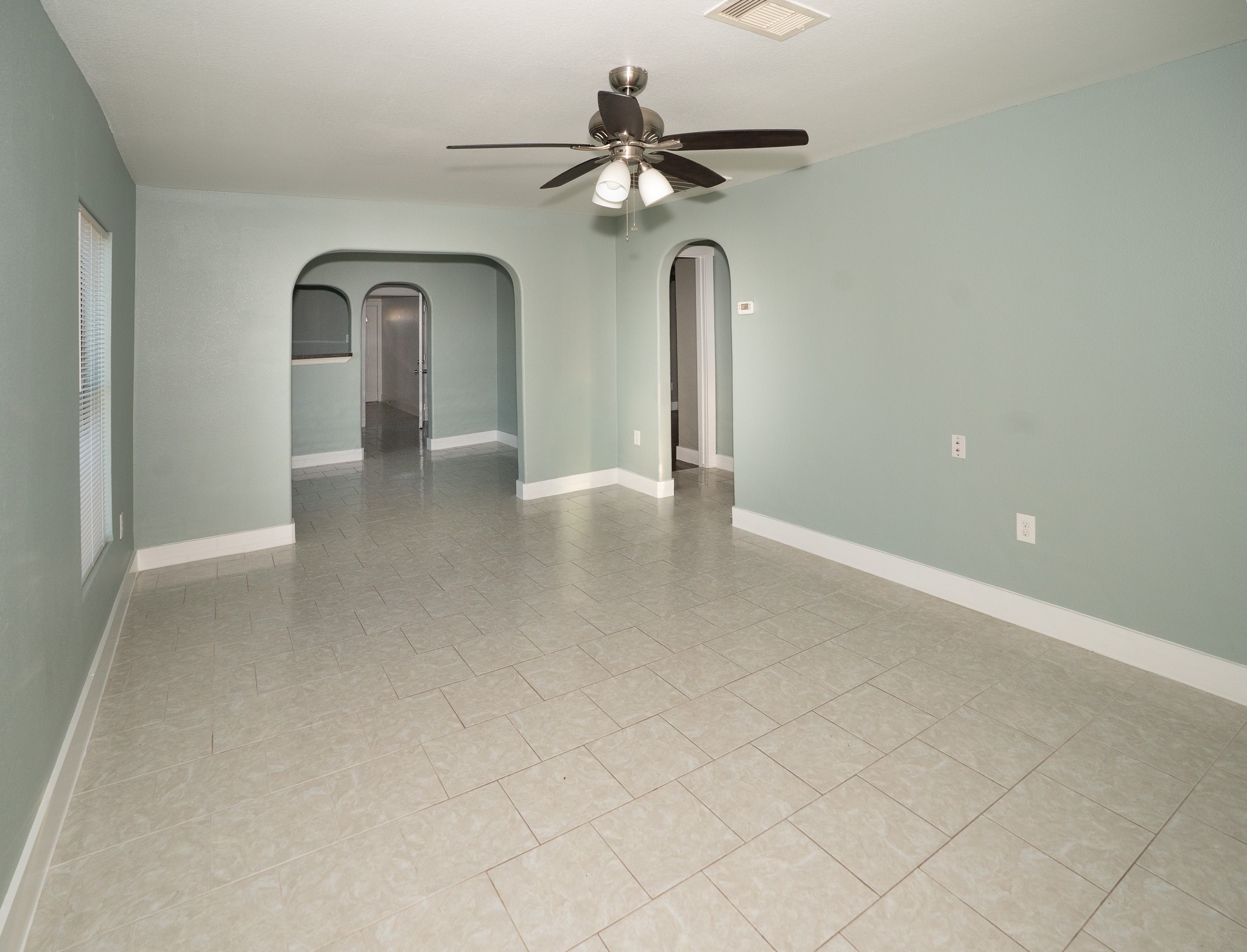 4826 Bristol Street Houston, TX 77009 - Photo 5 of 21