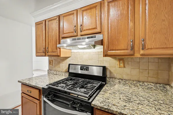 $2,200 | 4600 Duke Street, Unit 1423, Alexandria, VA 22304
