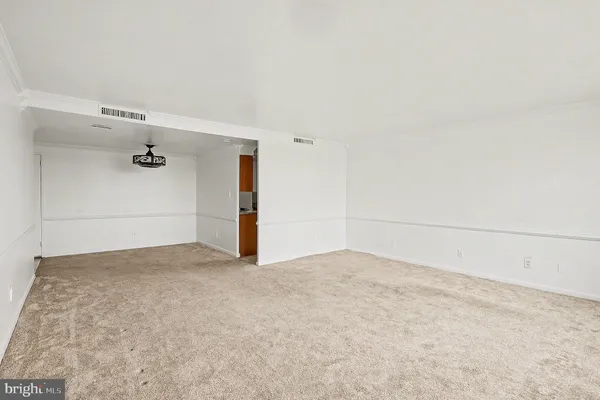 $2,200 | 4600 Duke Street, Unit 1423, Alexandria, VA 22304