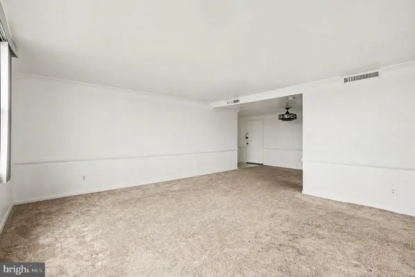 $2,200 | 4600 Duke Street, Unit 1423, Alexandria, VA 22304