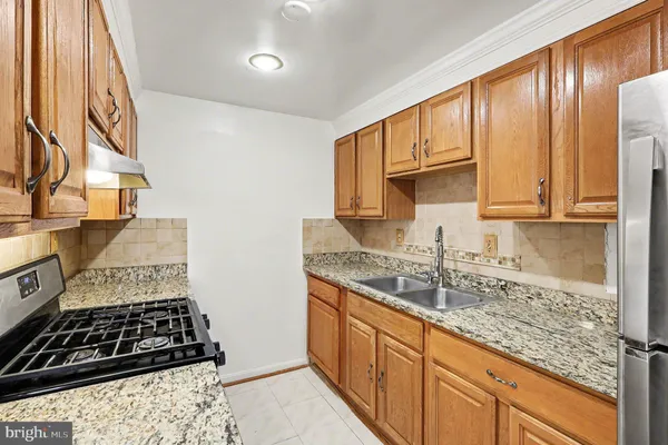 $2,200 | 4600 Duke Street, Unit 1423, Alexandria, VA 22304