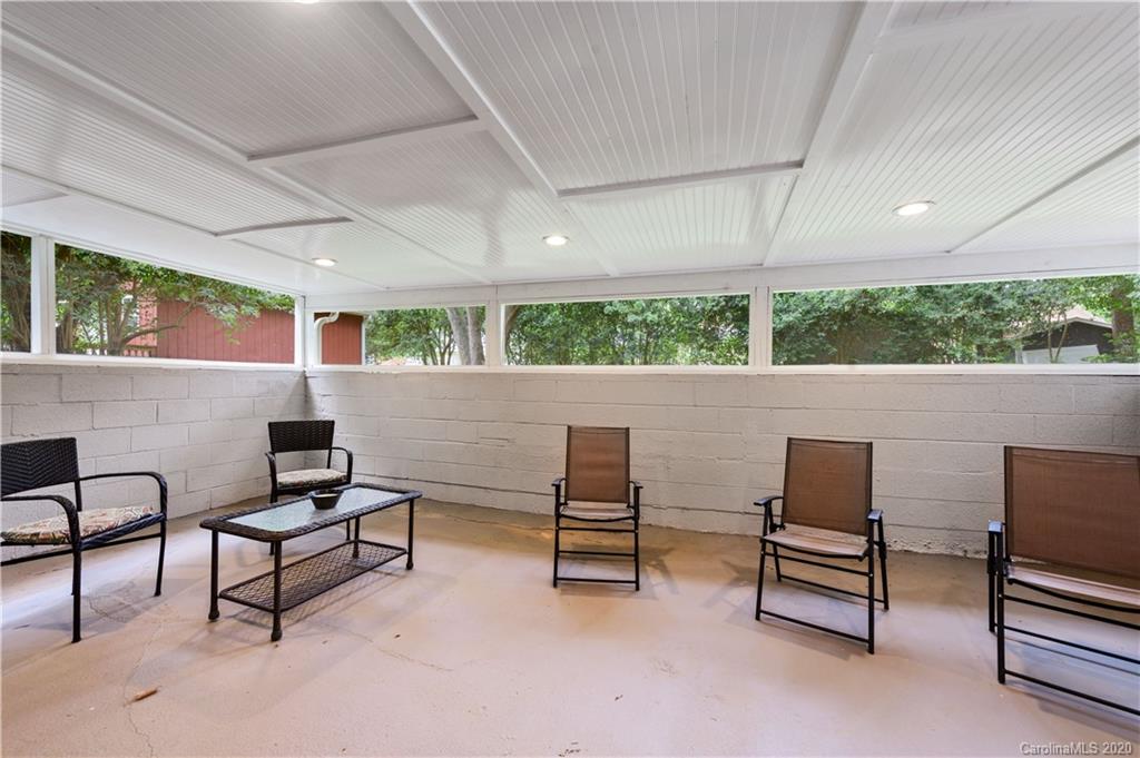 5600 Seacroft Road Charlotte, NC 28210 - Photo 10 of 18 a living room with furniture and a large window