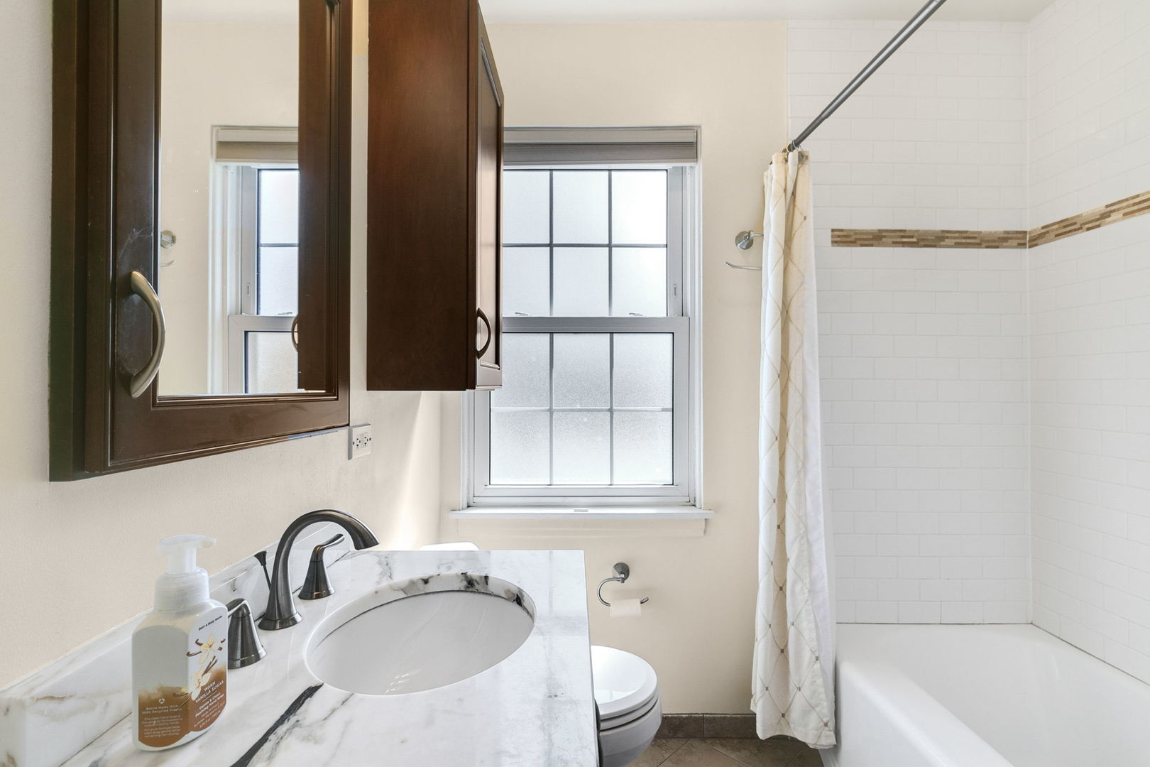 446 Longcommon Road Riverside, IL 60546 - Photo 13 of 25