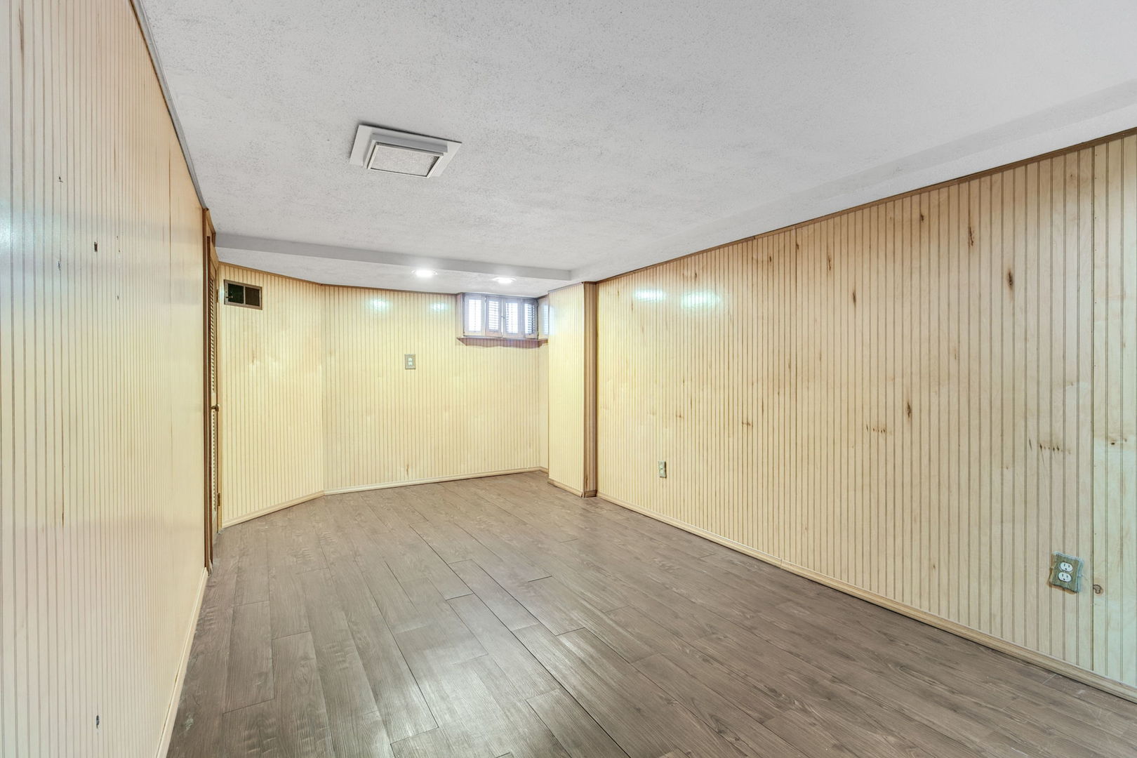 446 Longcommon Road Riverside, IL 60546 - Photo 16 of 25