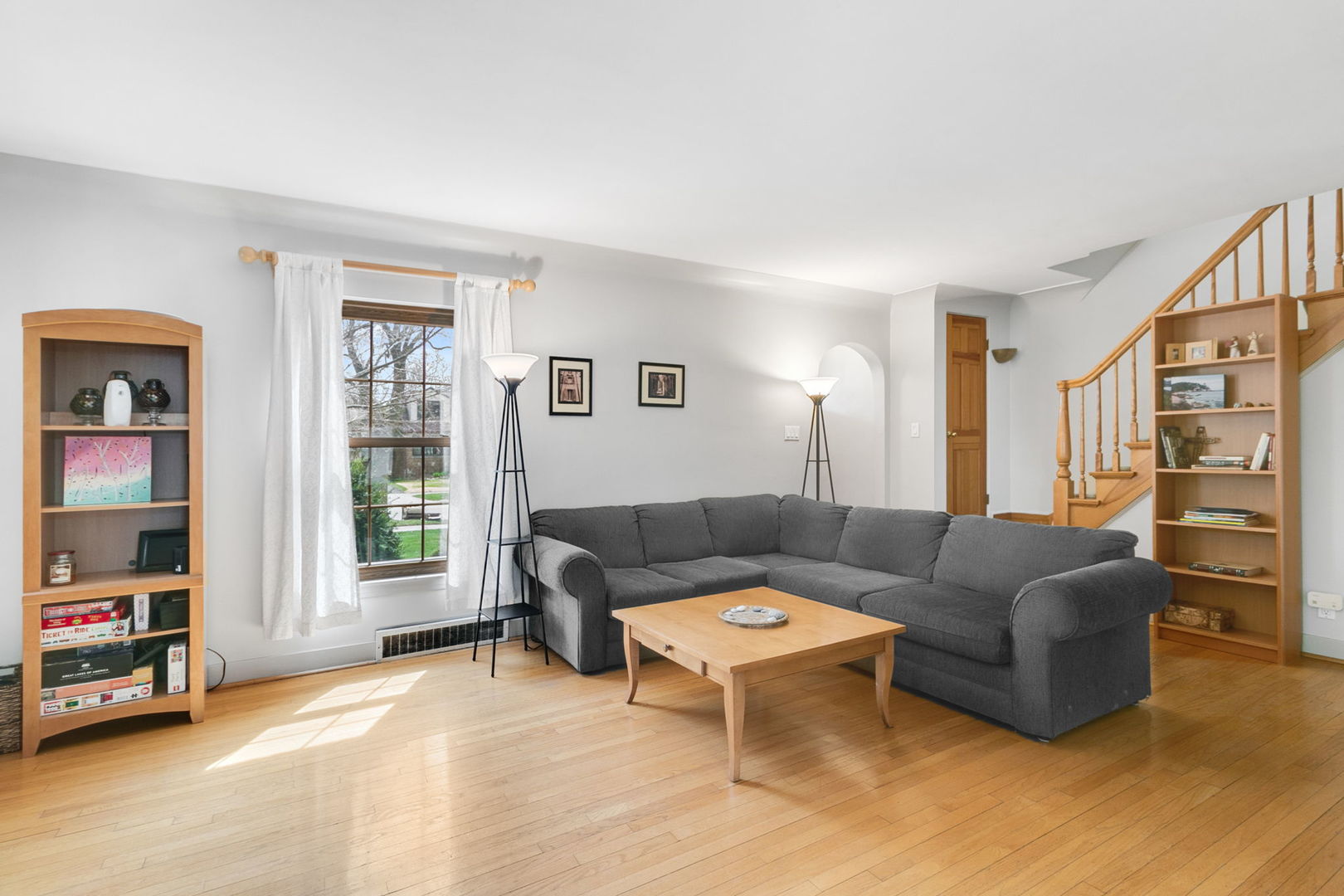 446 Longcommon Road Riverside, IL 60546 - Photo 2 of 25