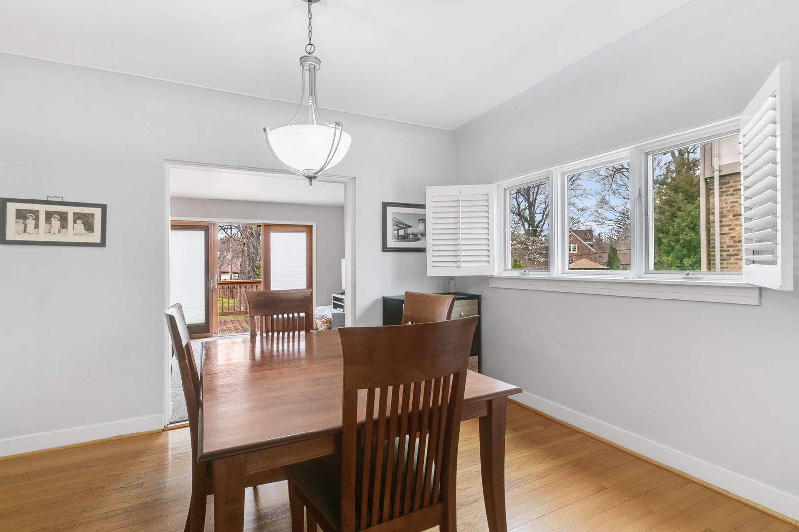 446 Longcommon Road Riverside, IL 60546 - Photo 4 of 25