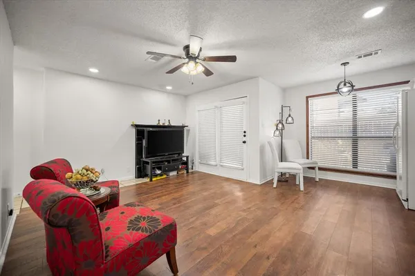$149,900 | 1205 Calico Lane, Unit 2212, Arlington, TX 76011