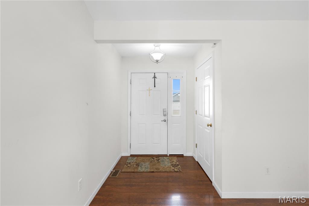 480 Meadow Spring Drive Troy, MO 63379 - Photo 2 of 22