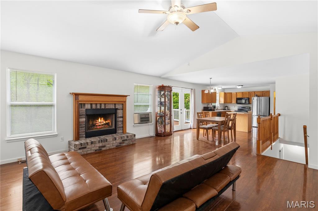 480 Meadow Spring Drive Troy, MO 63379 - Photo 3 of 22