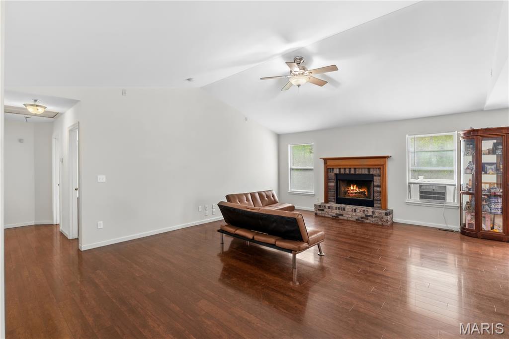 480 Meadow Spring Drive Troy, MO 63379 - Photo 4 of 22