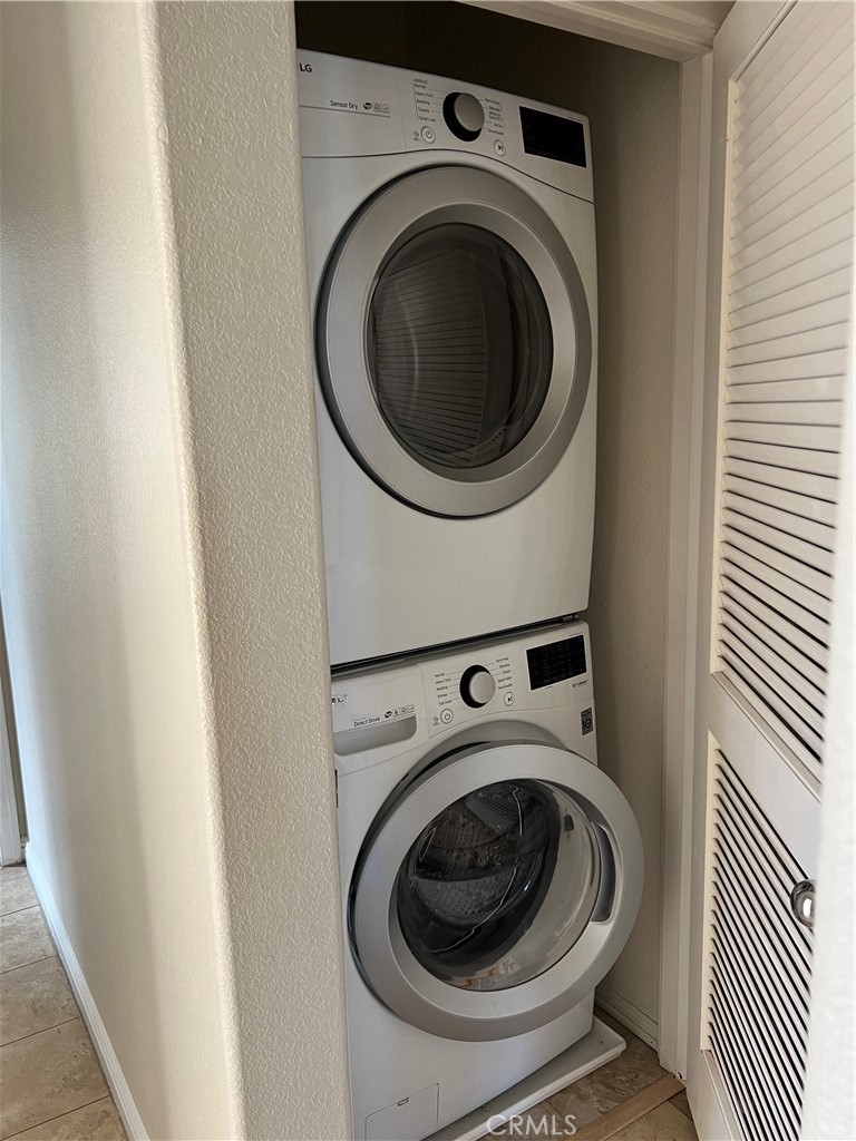 2243 Strickler Drive Fullerton, CA 92833 - Photo 17 of 20 a utility room with dryer and washer