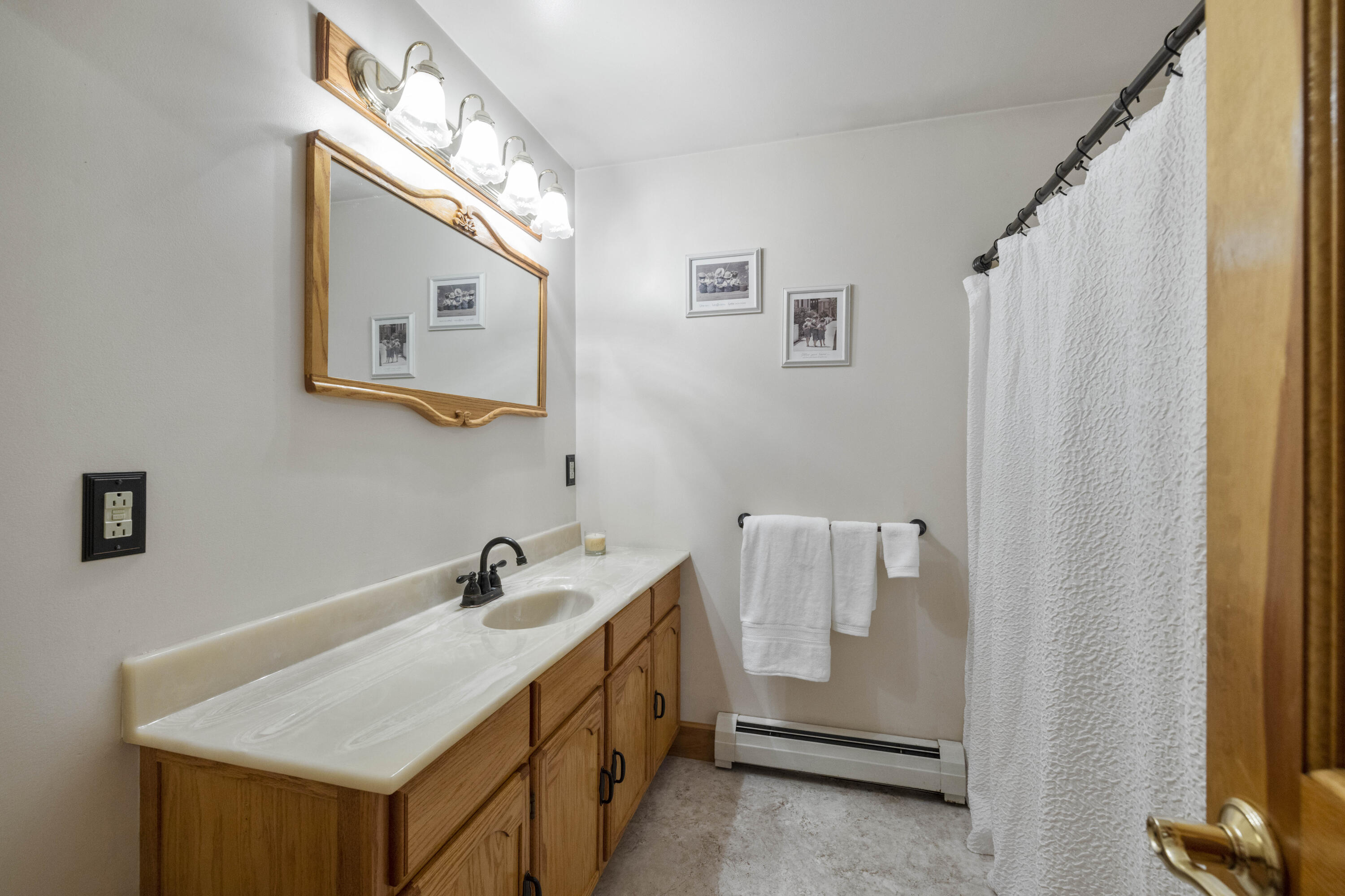 726 Foreside Road Topsham, ME 04086 - Photo 21 of 41 3G0A8589
